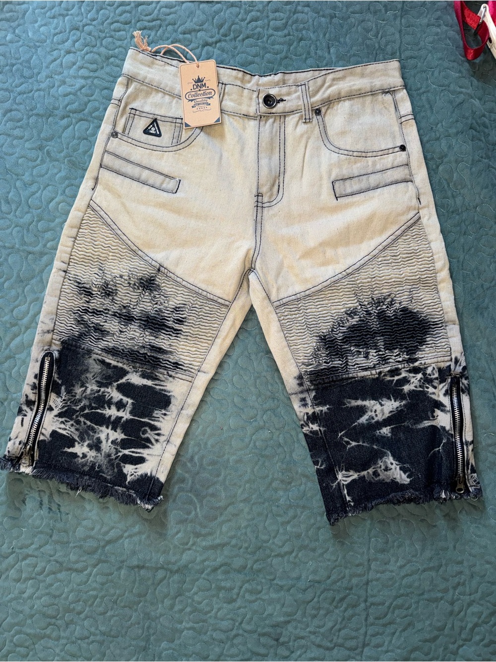Casual Men's Black & Cream Tie-Dye Denim Shorts with Zip Detail